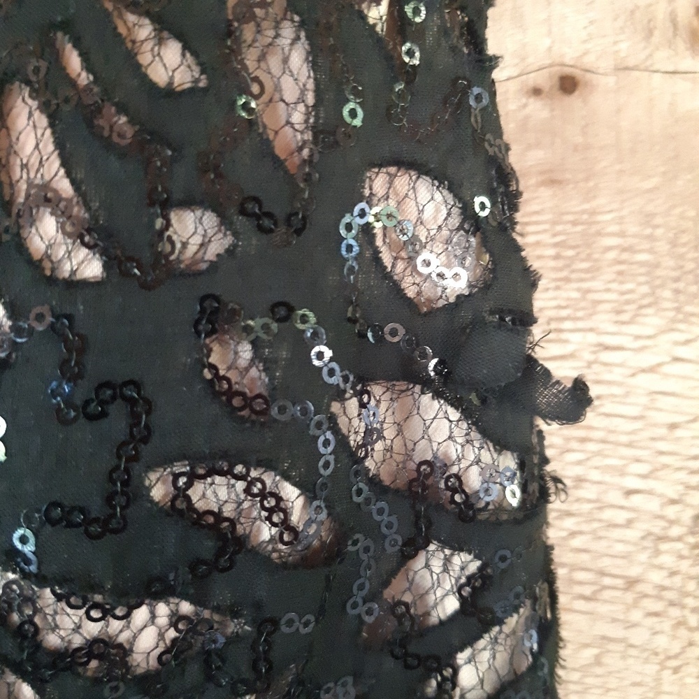 Lola Lace Overlay with Sequins Cocktail Dress - Picture 5 of 8